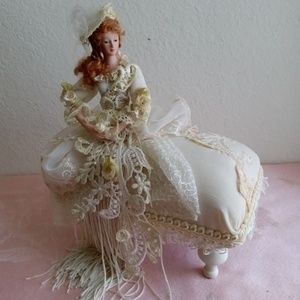 Victorian 2004 Popular Ivory Ottoman Tassel Doll Figurine